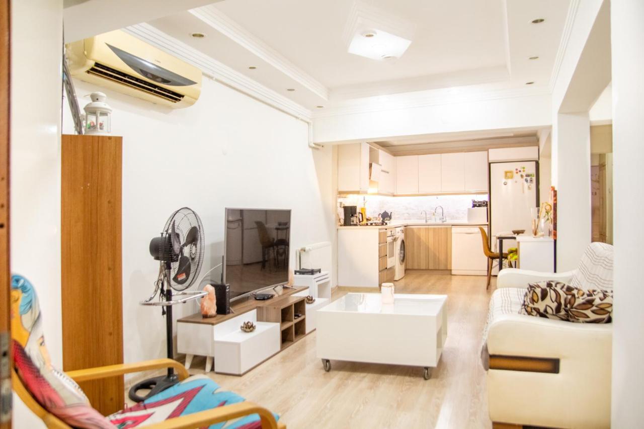 Modern Flat With Backyard Close To Karsiyaka Coast Daire
